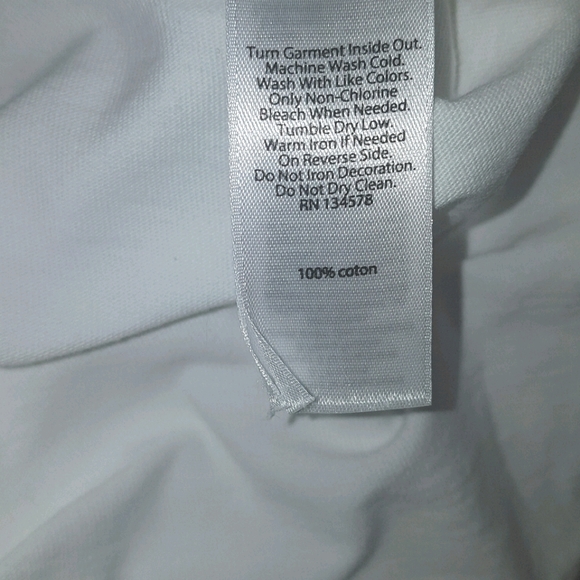 Vineyard Vines- T Shirt - Picture 8 of 8